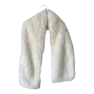 Elegant White Faux Fur Scarf/ Shawl